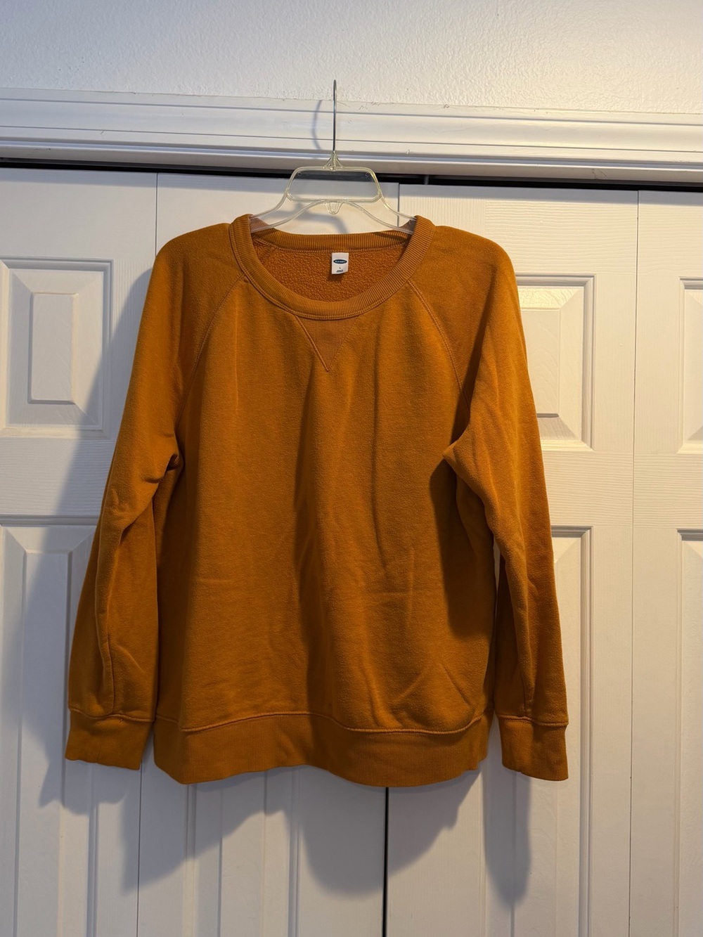 Old Navy burnt orange long-sleeve crewneck sweatshirt size L